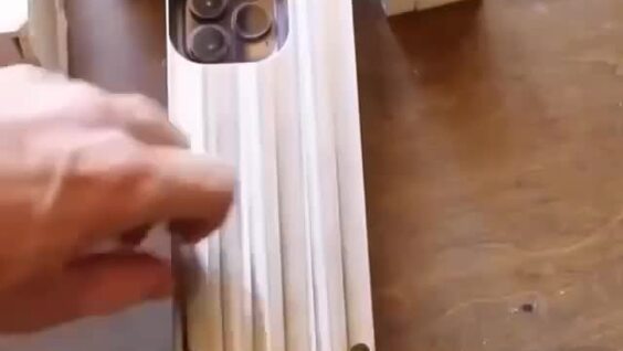 
        Американец создал 3-киллограмовый чехол для&nbsp;iPhone для&nbsp;борьбы с&nbsp;зависимостью    