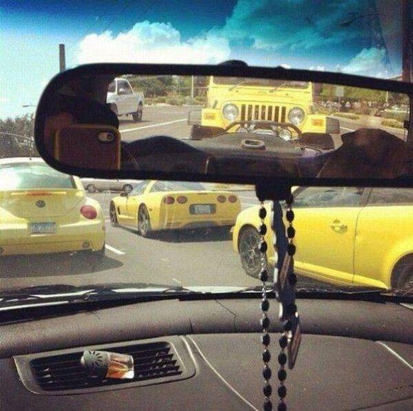 Когда Вселенная подмигивает: забавные совпадения, которые вызывают улыбку