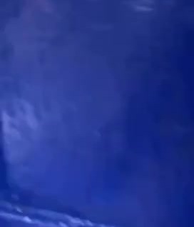 
        Мужчина утеплил уличную колонку    