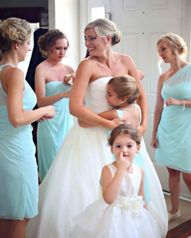 Свадебные фотобомбы: когда идеальные кадры идут не по плану Свадебные фотобомбы: когда идеальные кадры идут не по плану