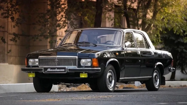 Новая "Волга" - это переделанный Geely Atlas: пользователи в шоке