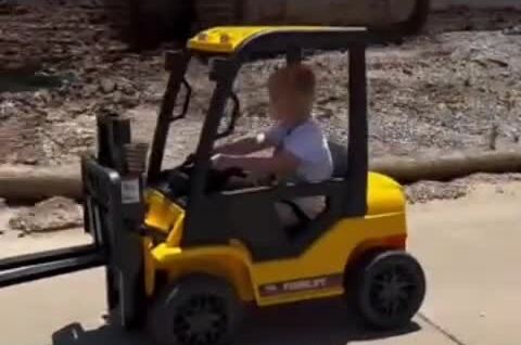 
        Хороший подарок ребёнку    