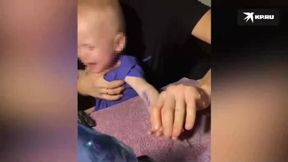 
        Молодые родители набили татуировку своему годовалому сыну    