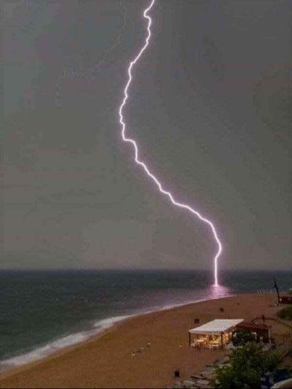 Подборка картинок. Вечерний выпуск - 31.10.2025 (30 фото)