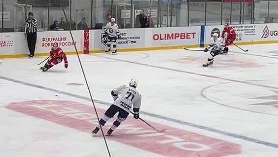 
        Девушка поделилась впечатлениями от&nbsp;первого свидания с&nbsp;мужчиной, пригласившим её&nbsp;и&nbsp;детей на&nbsp;хоккей    