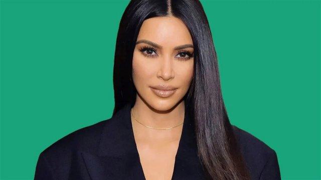 "Девочки, утепляемся": Ким Кардашьян выпустила новые стильные стринги "Девочки, утепляемся": Ким Кардашьян выпустила новые стильные стринги