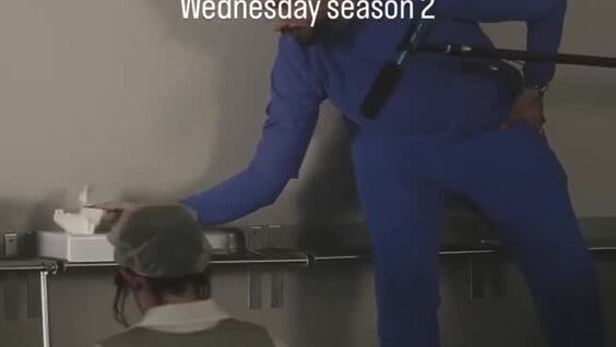 
        &laquo;Уэнсдей&raquo;: как&nbsp;создавались сцены с&nbsp;Вещью &ndash; загадочным и&nbsp;забавным членом семейки Аддамс    