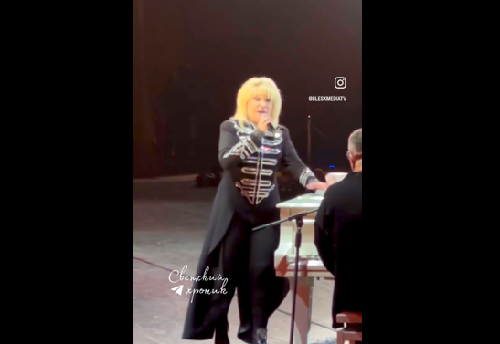 "Была угонщица, а стала укротительница": наряд Ирины Аллегровой высмеяли в Сети "Была угонщица, а стала укротительница": наряд Ирины Аллегровой высмеяли в Сети