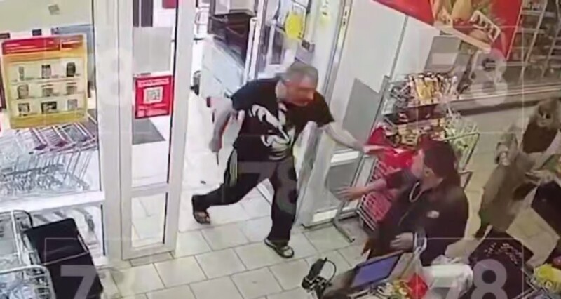 
        Мужчина устроил поножовщину в&nbsp;магазине в&nbsp;Санкт-Петербурге    