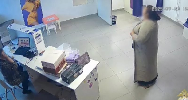 
        Жительница Арзамаса "обновила" гардероб бесплатно прямо в&nbsp;пункте выдачи заказов    