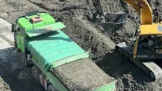 В Шанхае строжайшие правила перевозки строительного мусора
В Шанхае строжайшие правила перевозки строительного мусора