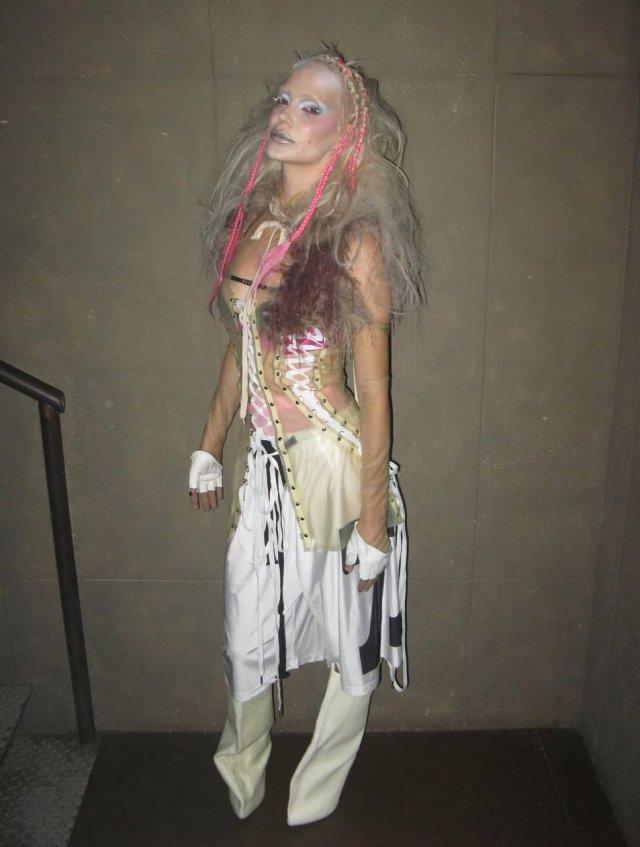 Еще недавно певица Глюкоза выглядела так, а теперь... Еще недавно певица Глюкоза выглядела так, а теперь...