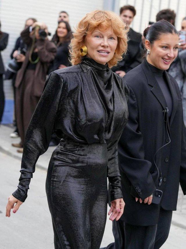 Памела Андерсон больше не блондинка - как теперь выглядит "спасатель Малибу"