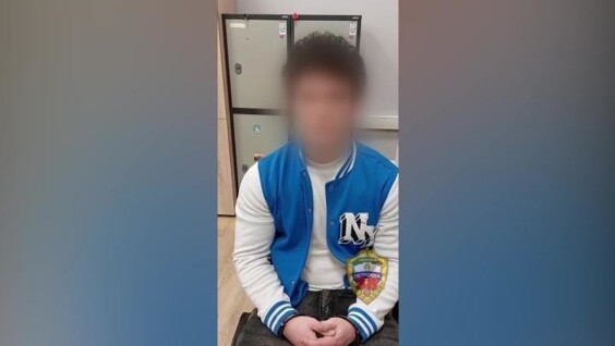 
        Парень украл телефон за&nbsp;100&nbsp;тысяч рублей в&nbsp;торговом центре в&nbsp;Москве    