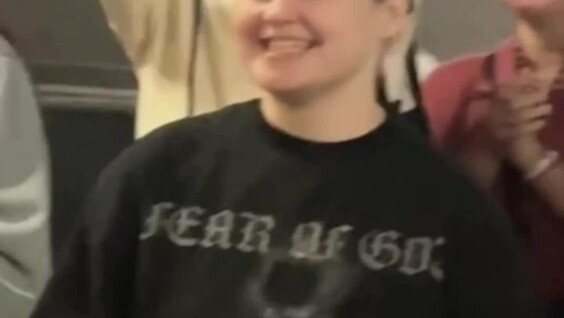 Турист из Китая спел на улице Казани и неожиданно завоевал внимание прохожих
Турист из Китая спел на улице Казани и неожиданно завоевал внимание прохожих