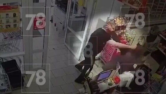 
        Мужчина устроил поножовщину в&nbsp;магазине в&nbsp;Санкт-Петербурге    