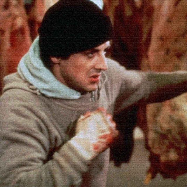 Энтони Ипполито в роли молодого Сильвестра Сталлоне в фильме "Рокки - это я" Энтони Ипполито в роли молодого Сильвестра Сталлоне в фильме "Рокки - это я"