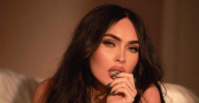 Меган Фокс впервые появилась на публике после рождения четвертого ребенка Меган Фокс впервые появилась на публике после рождения четвертого ребенка