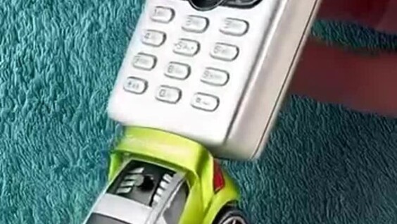 Машинка, которой можно было управлять с кнопочного телефона
Машинка, которой можно было управлять с кнопочного телефона