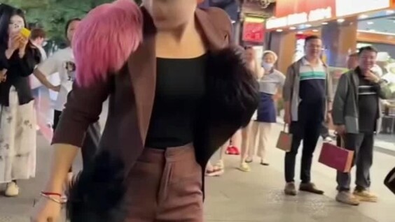 
        Женщина, которой идёт почти любая прическа    