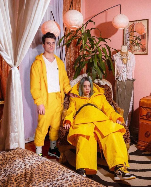 Парень, который «врывается» в жизнь звёзд с помощью фотошопа Парень, который «врывается» в жизнь звёзд с помощью фотошопа