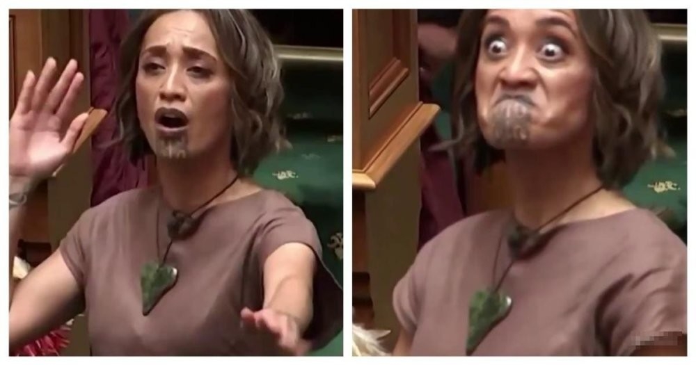 Депутат сорвала заседание парламента ритуальным танцем
Депутат сорвала заседание парламента ритуальным танцем