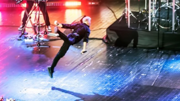 Олегу Газманову запретили делать легендарное сальто (6 фото)