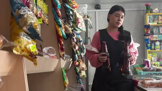 
        Как&nbsp;выглядит день кассира в&nbsp;деревне    