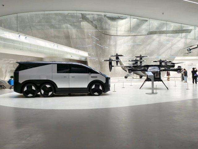 Минивэн от Xpeng, который очень похож на Cybertruck