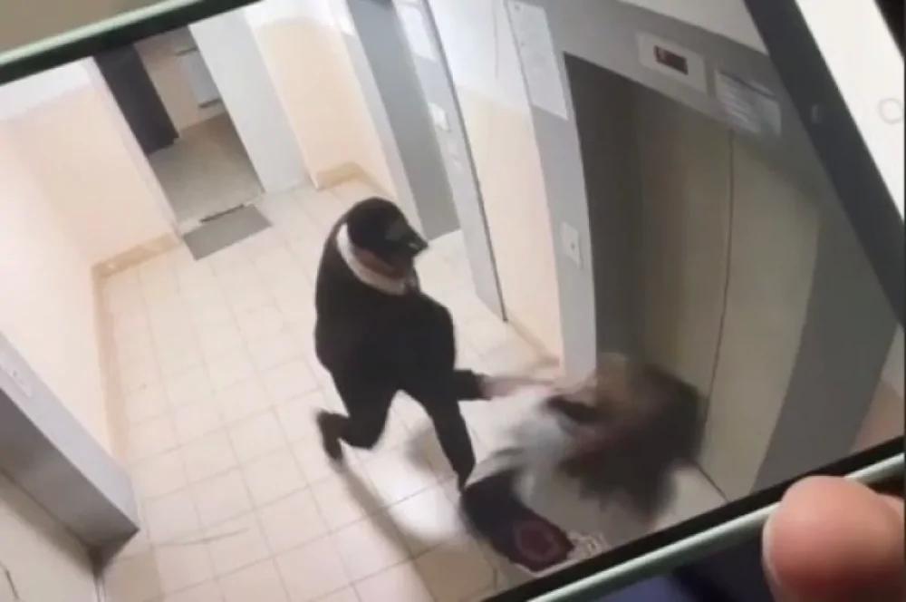 
        Мужчина напал на&nbsp;женщину в&nbsp;подъезде жилого дома    