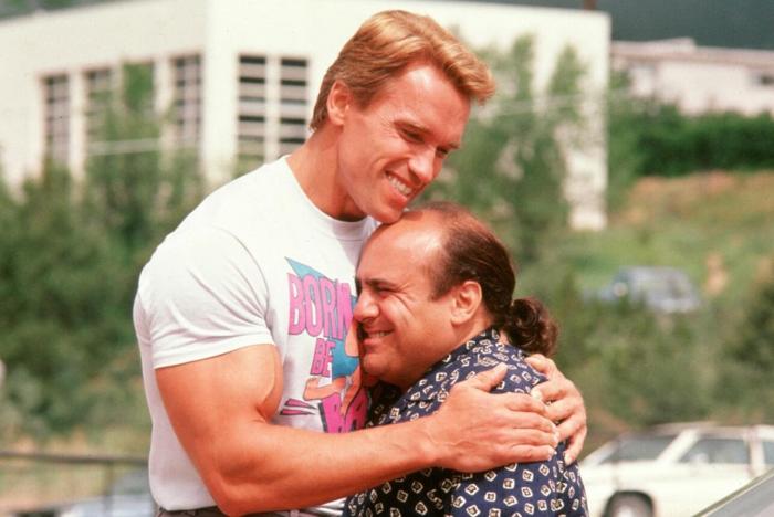 Денни ДеВито отмечает 81-летие: яркие фото актера