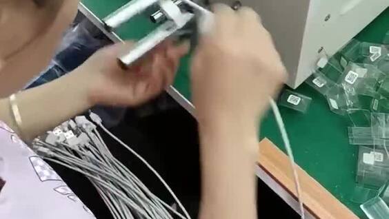 На видео показали процесс упаковки зарядных кабелей на фабрике в Китае ️
На видео показали процесс упаковки зарядных кабелей на фабрике в Китае ️