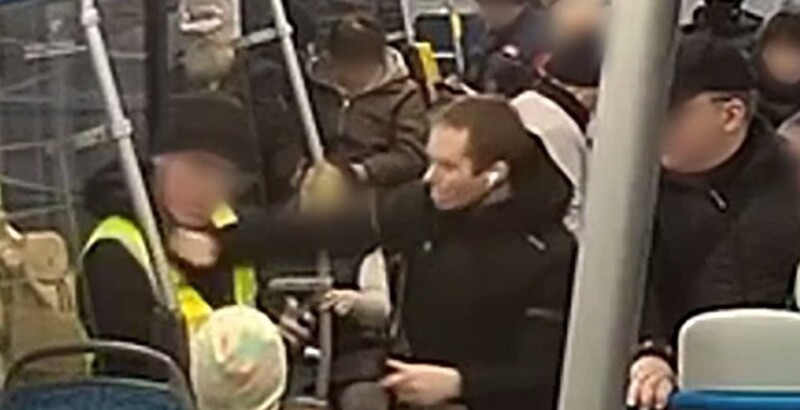 
        Пассажир напал на&nbsp;контролера в&nbsp;московском автобусе    