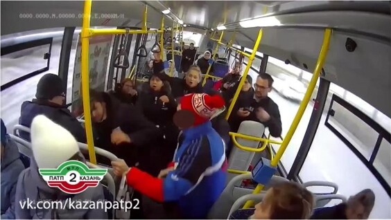 
        Нападение на&nbsp;контролеров в&nbsp;казанском автобусе    