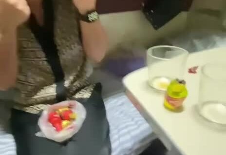 
        Туристы в&nbsp;Беларуси нашли настоящие конфеты с&nbsp;ликёром внутри    