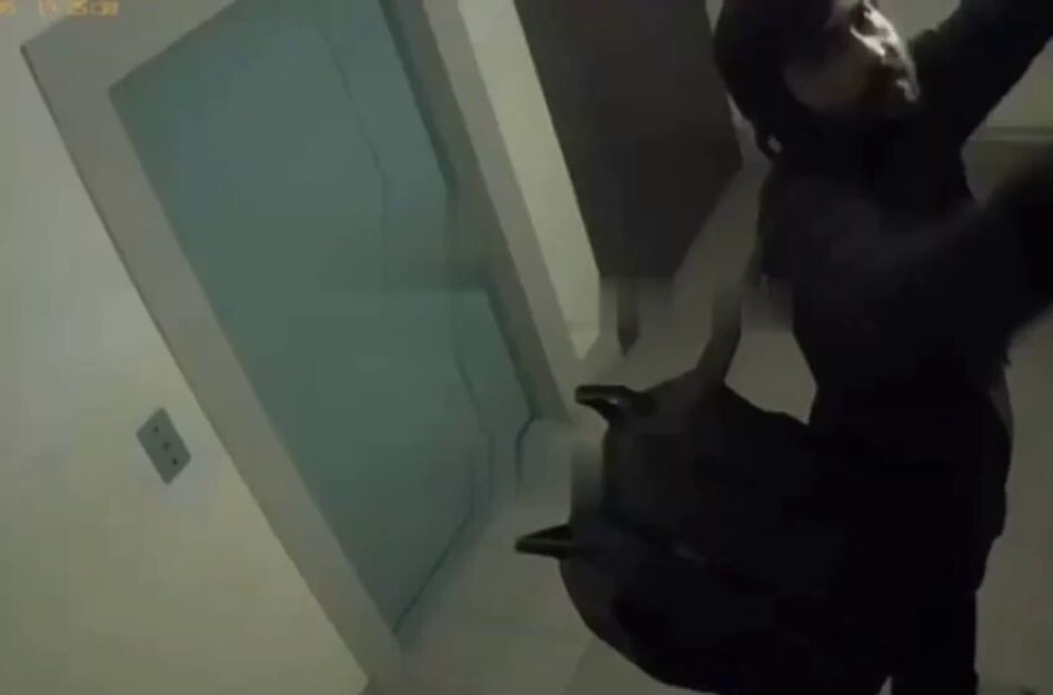 В Самаре мужчина ворует провода и оставляет жильцов без интернета
В Самаре мужчина ворует провода и оставляет жильцов без интернета