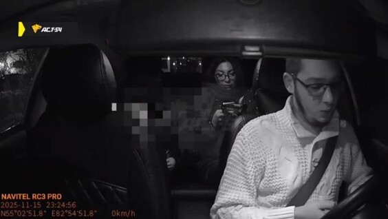 
        Мужчина напал на&nbsp;таксиста за&nbsp;отказ везти внука без&nbsp;кресла    