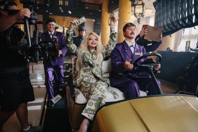 Лариса Долина перепоет Инстасамку и ее хит "За деньги да" Лариса Долина перепоет Инстасамку и ее хит "За деньги да"