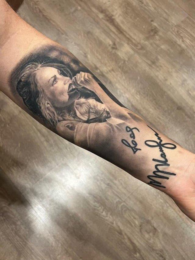 "Знаешь ли ты": парень набил тату в честь певицы Максим в неожиданном месте