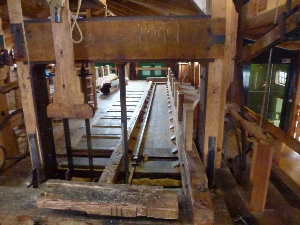 
        Машина времени: лесопилка XIX&nbsp;века, которая всё&nbsp;ещё&nbsp;работает на&nbsp;воде    