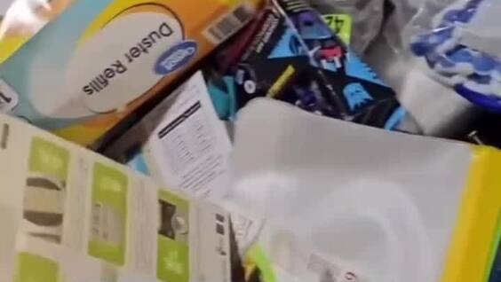 В США потерянные и невыкупленные посылки продают всего за $1
В США потерянные и невыкупленные посылки продают всего за $1