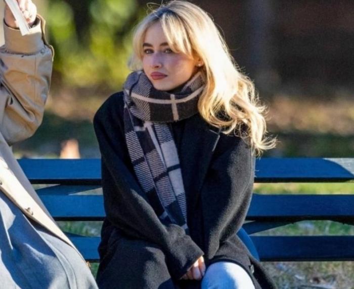 Сабрина Карпентер и осеннее настроение в Нью-Йорке