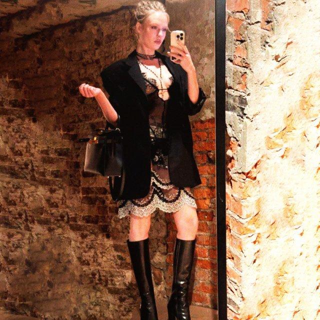 Елизавета Базыкина, звезда сериала "Слово пацана", поразила голым платьем