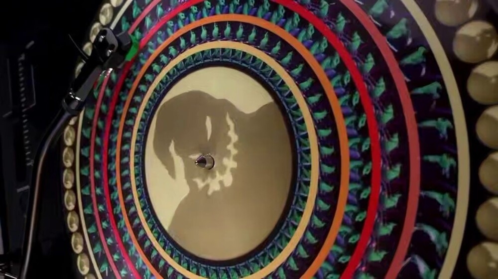 
        &laquo;Живая&raquo; пластинка по&nbsp;мультфильму &laquo;Кошмар перед Рождеством&raquo;    