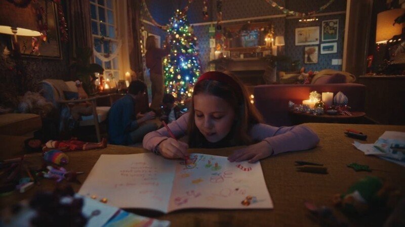 Студия Disney выпустила новогоднюю короткометражку о дружбе девочки и её рисунка
Студия Disney выпустила новогоднюю короткометражку о дружбе девочки и её рисунка