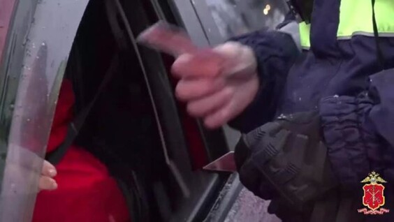 Полицейские нагрянули к «криптоцыганам» в Ленинградской области
Полицейские нагрянули к «криптоцыганам» в Ленинградской области