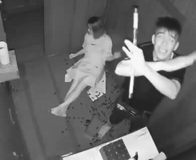 
        Девушка пожалела, что&nbsp;сходила на&nbsp;хоррор-квест    