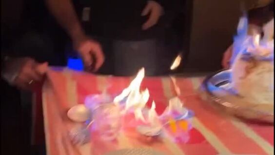 
        Огненный финал праздника: бабушка едва не&nbsp;устроила пожар на&nbsp;дне&nbsp;рождения    