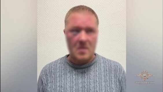 Не буди лихо: пьяный мужчина напал на пассажиров после того, как его разбудили
Не буди лихо: пьяный мужчина напал на пассажиров после того, как его разбудили