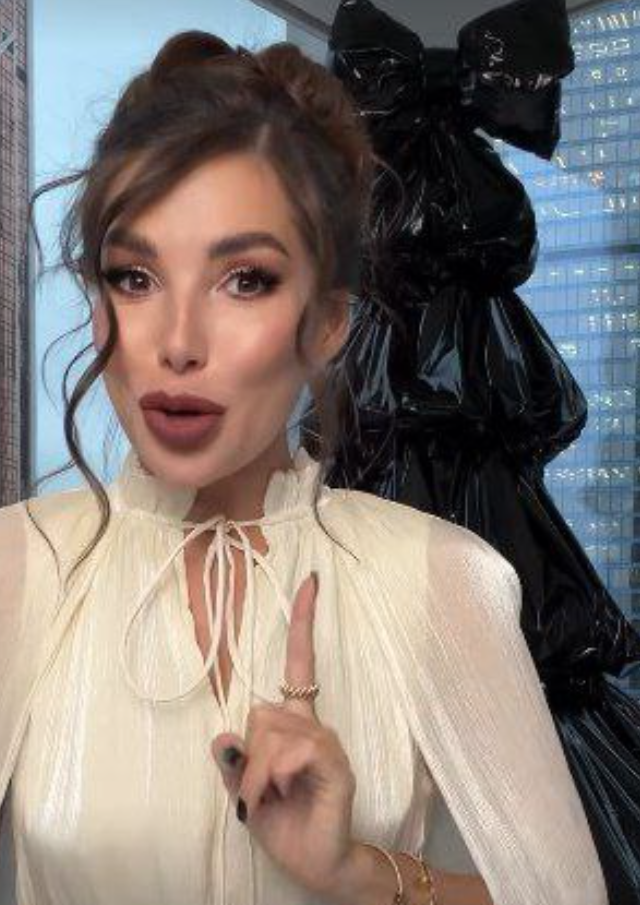 Новогодняя елка из мусора Новогодняя елка из мусора